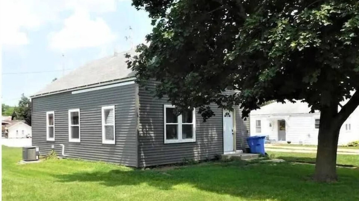 Jefferson House | Sleeps 6. Pets welcome. Wi-Fi. 3 bedroom house