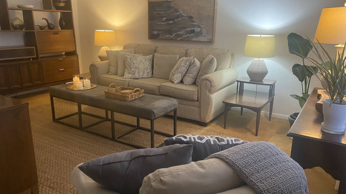 West Seneca House | Sleeps 7 - Midcentury Gem 10 min -Key Bank Ctr. , 20 min - Falls