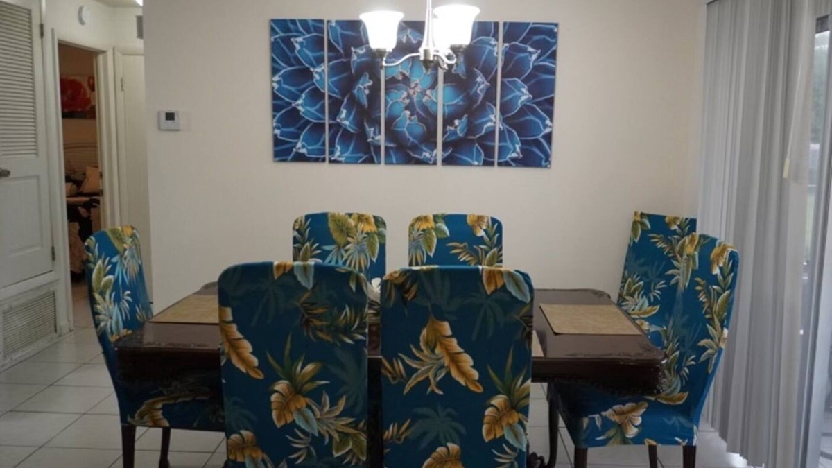 Casselberry House | Sleeps 8-3 Bedrooms 2 Full Bathroms+Gameroom your perfect vacation home!