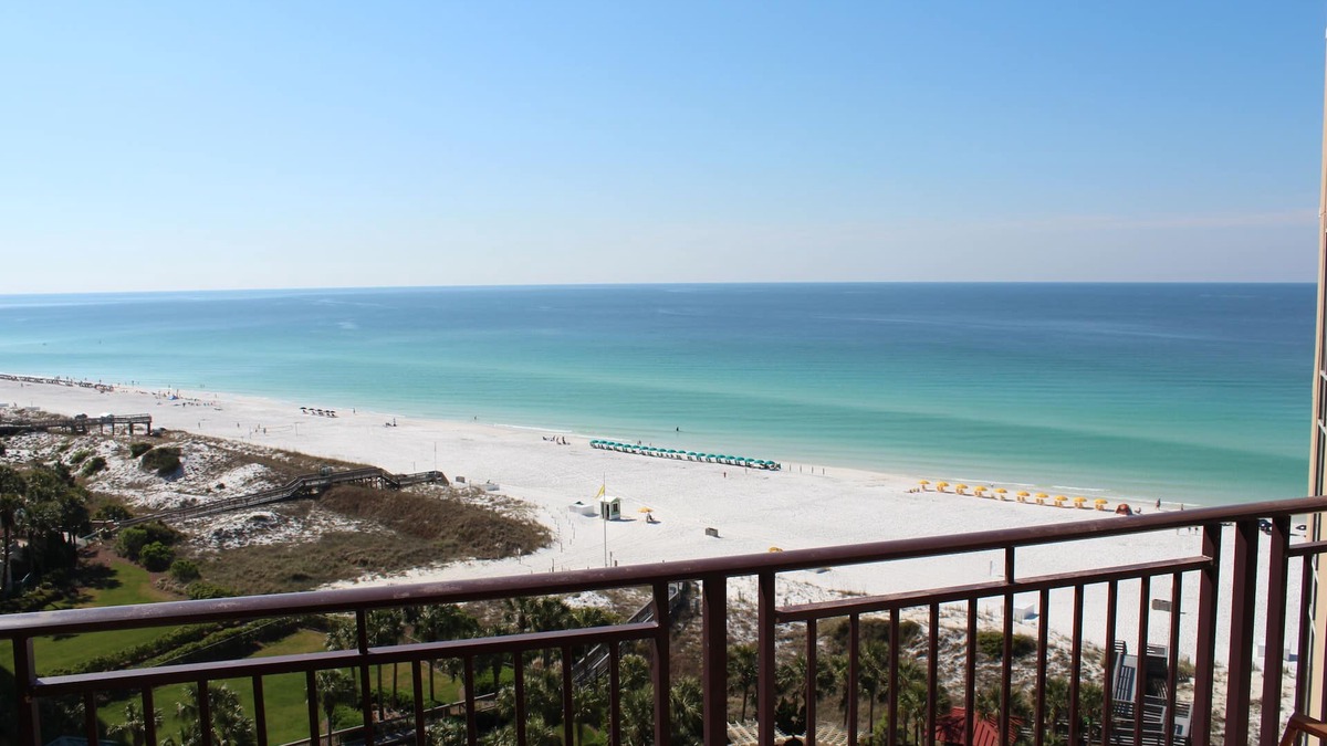 Gulf Pines Condo | Sleeps 8! Beachfront 2 bedroom at Westwinds Private beach 4784