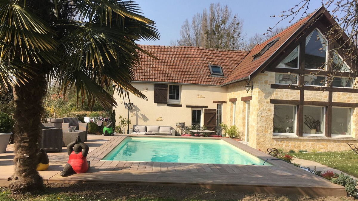 Montigny-sur-Vesle House | Sleeps 8 heated pool 20'from Reims and 45' from airport roissy 1h30 eurodisneyn
