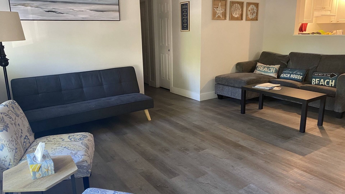 Wasaga Beach Cottage | Sleeps 8! Just a 2 Min. Walk to Beach 1
