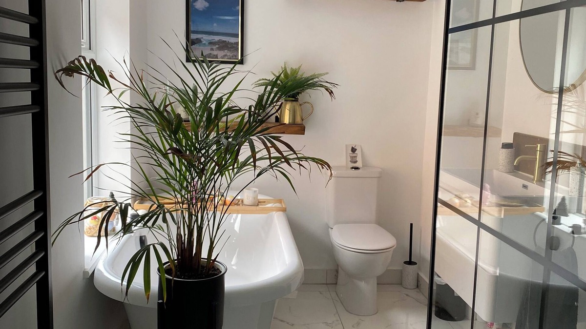 Grantham House | Sleeps 8 Luxury 3 bed townhouse 2 minute walk to town centre with garden