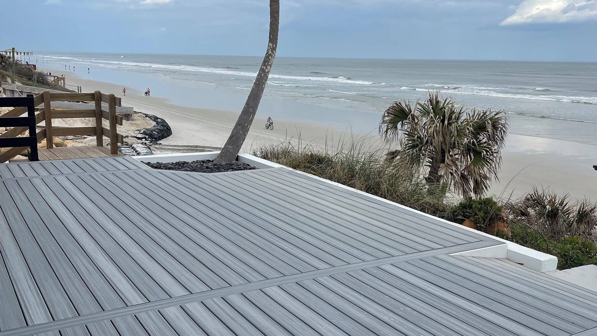 Wilbur-By-The-Sea House | Sleeps 9 right on the Beach.