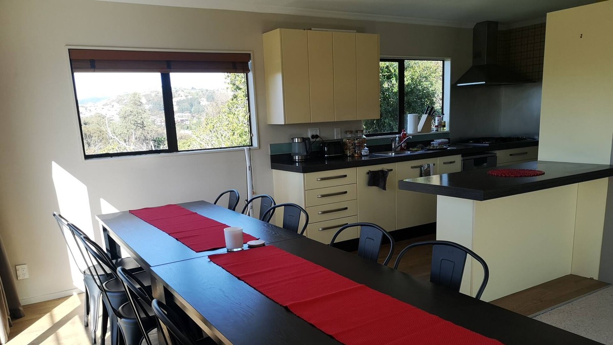 Whitby House | Sleeps up to 16 guests!