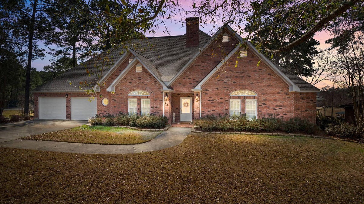 Negreet House | Sleeps up to 23! Next to Toledo Town