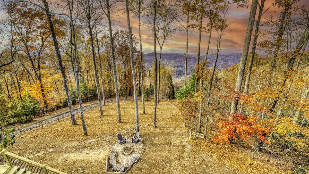 Blue Ridge Cabin | Sleeps14! Hottub! Family Friendly! Gameroom! VIEWS! Aska Trails