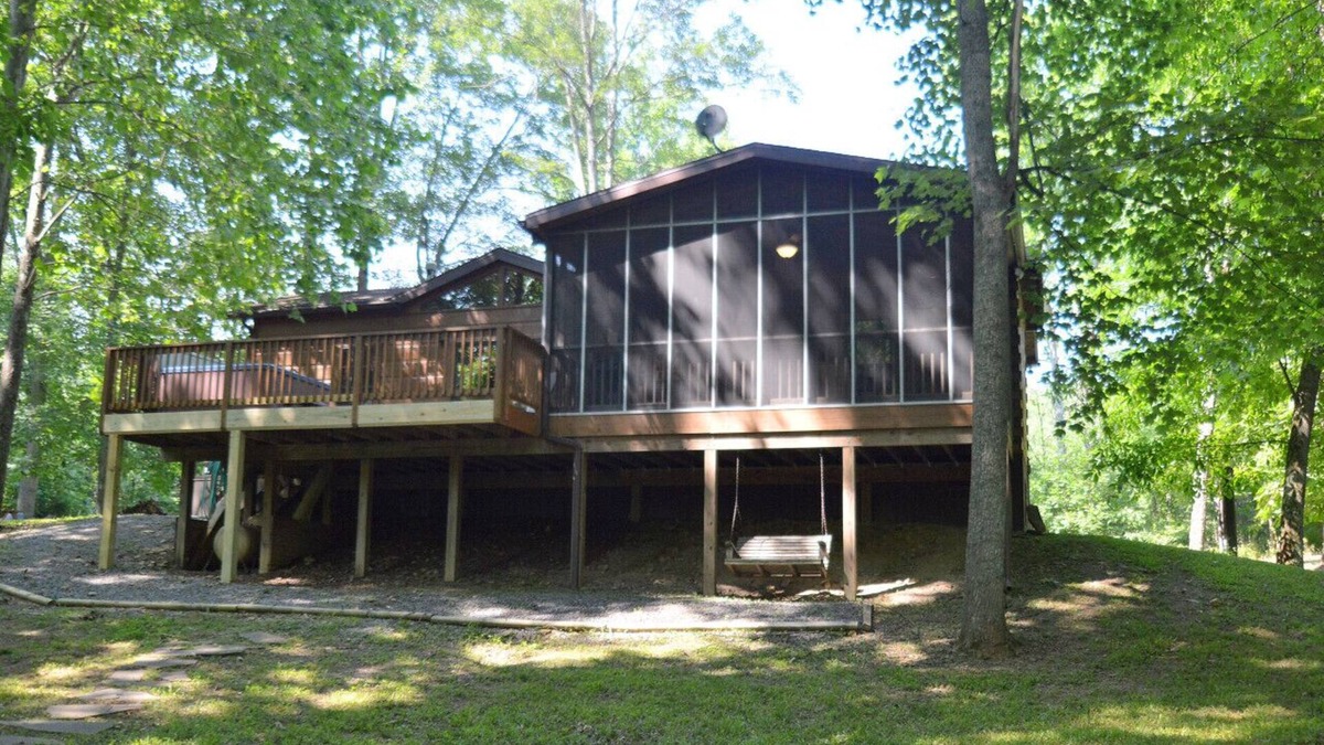 Berkeley Springs House | Sleepy Creek - hot tub, pets, grill, fire pit, wifi, screen porch, creekside