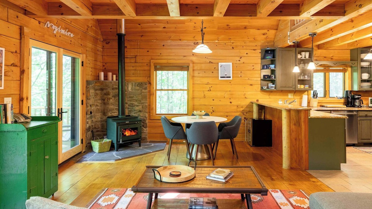 Athens House | Sleepy Hollow Lake: Lakefront Cabin +HOA Amenities