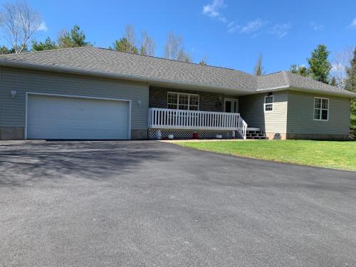 Bridgewater House | Sleepy Pines Place