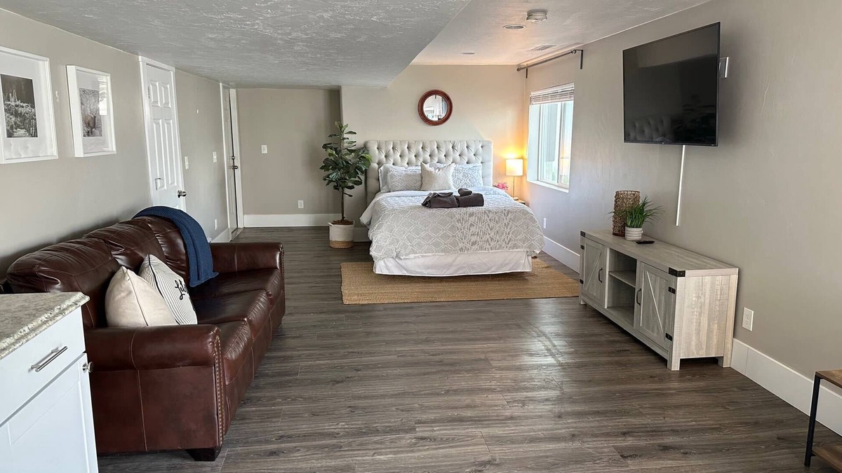 Vineyard Apartment | Sleepy Ridge Studio - Sleeps 2