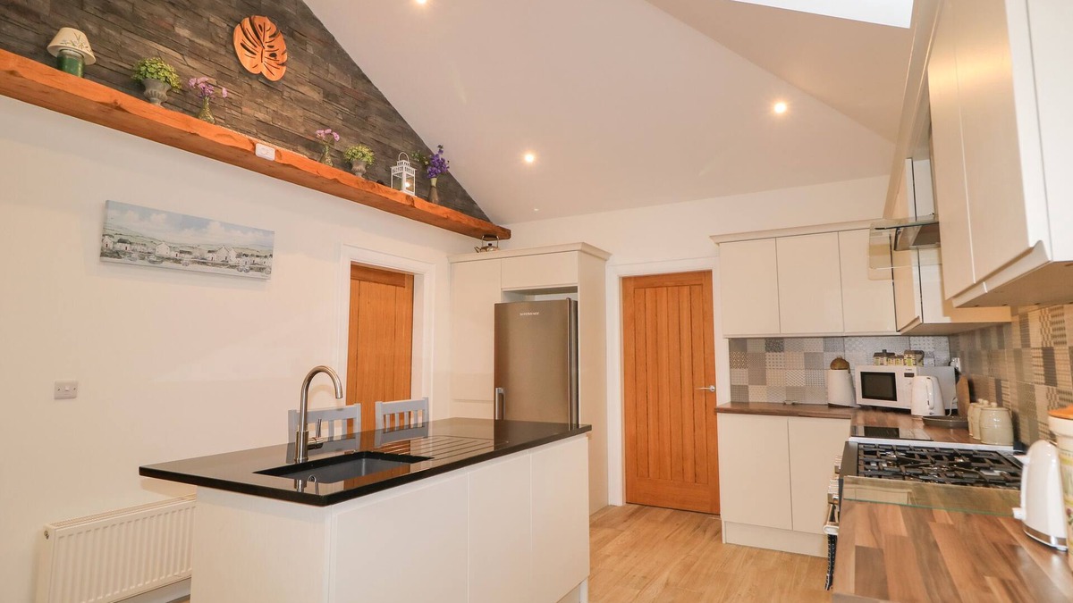Downpatrick Cottage | Sliabh Amharc