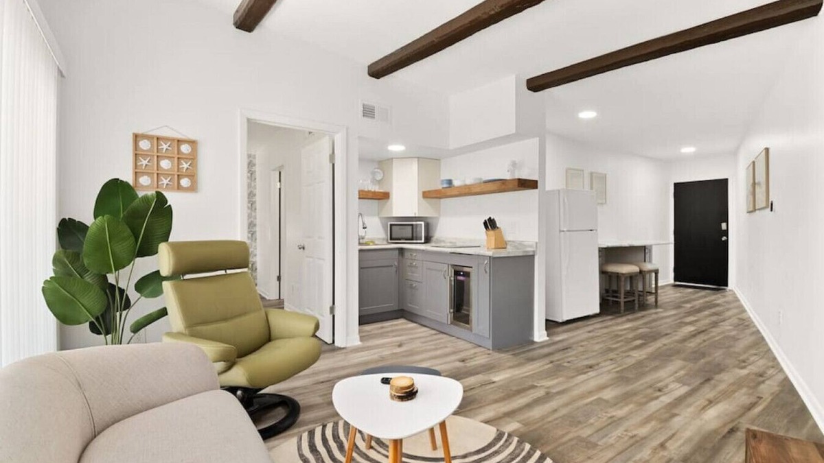 Orange Prairie Apartment | Slice of the Good Life: Concord C5