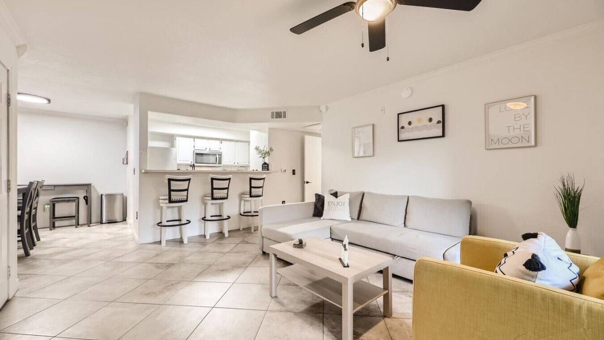 Silverado Ranch Condo | Slick Silver 1qu & sofabed1bath pool-spa gym1floor