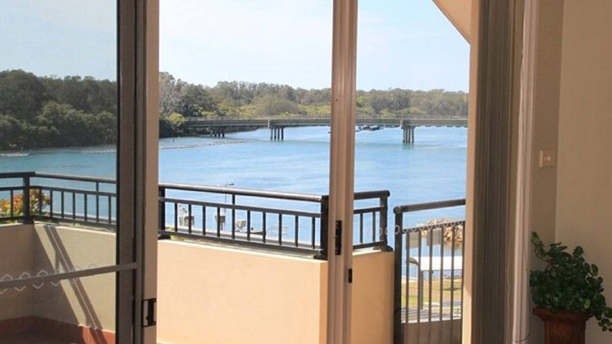 Laurieton Apartment | Slipways - river front holiday unit