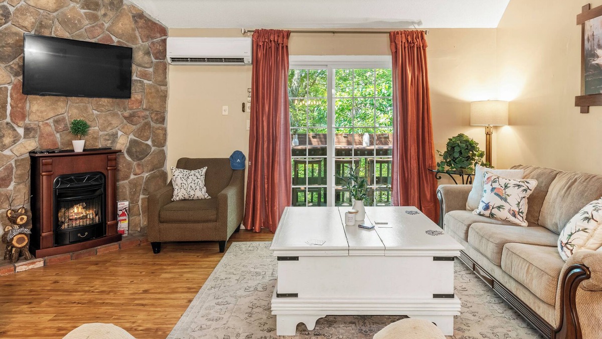 Village at Camelback Condo | Slope Lodge | Prime Skiing Location | Indoor Pool, Hot Tub, Sauna | Private Deck