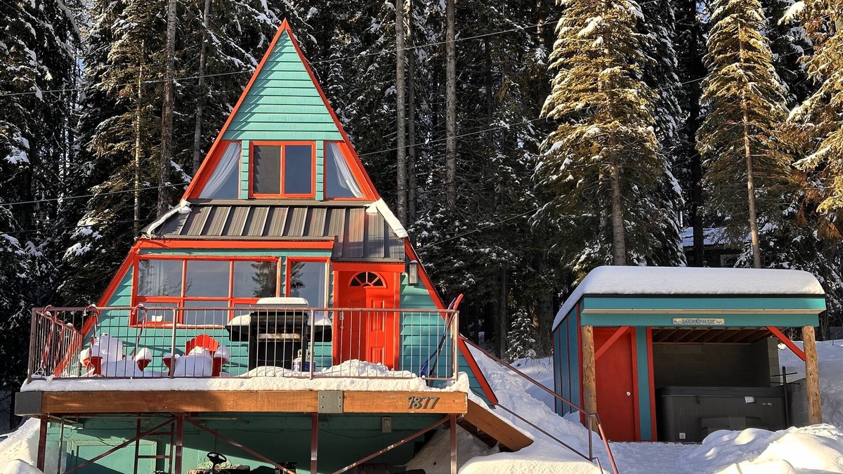 Silver Star Mountain Cabin | Slope-Side Bliss: A-Frame Haven with Private Hot Tub (Sleeps 7)