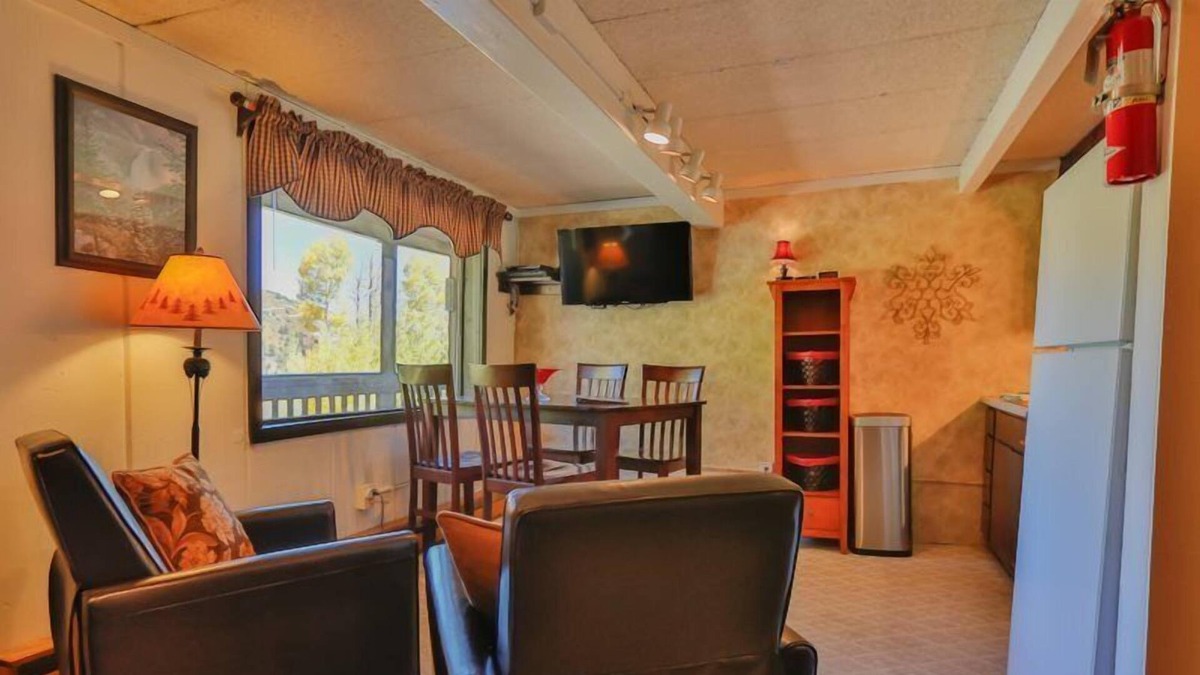 Glenwood Springs Condo | Slope side convenience and relaxation at its best! The Jacuzzi tub and memorable view is icing on the cake.
