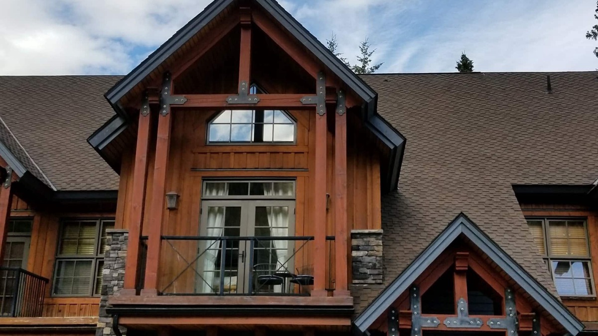 Golden Ski Chalet | Slope Side Luxury Open Beam Townhome Private Hot Tub - True - Ski-in-out