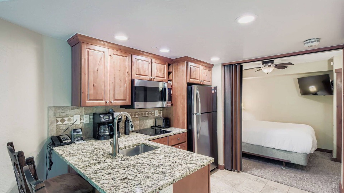 Peak 9 Apartment | Slope-side Studio, Peak 9, Dog Friendly, Kitchen