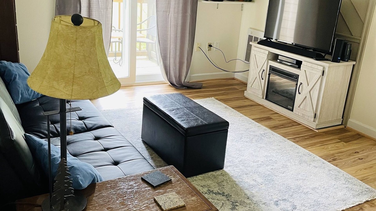 Sugar Mountain Apartment | Slopeside ski in/out