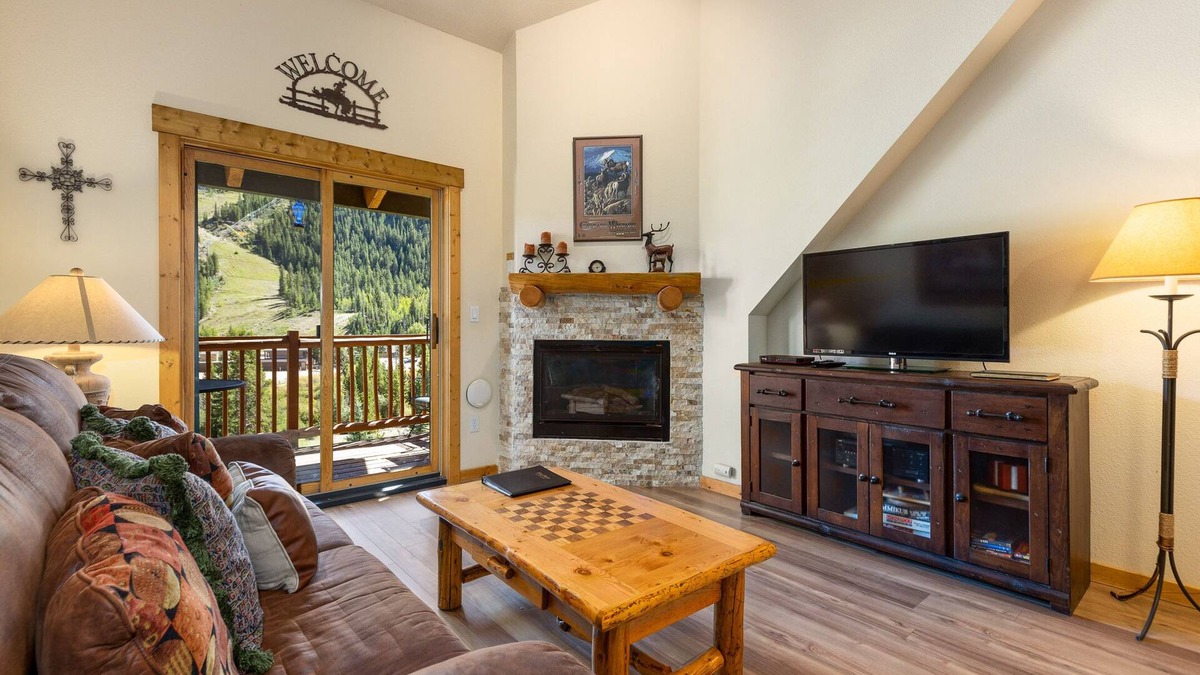 Mountain House Cabin | Slopeside Views/Walk to Lifts/Hot Tub Access/Private Patio with Grill