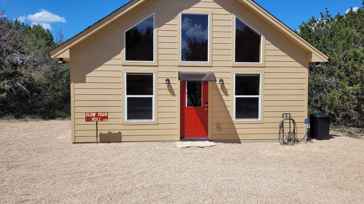 Morgan Mill Cabin | Slow Your Roll - Luxury cabin close to Granbury, Glen Rose, and Stephenville