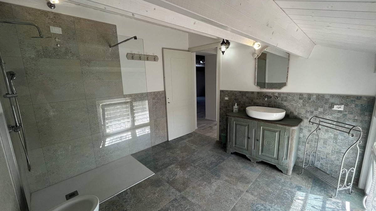 Torrevecchia Teatina Ski Chalet | SlowCasa. Detached Chalet in Villa. 200 sqm