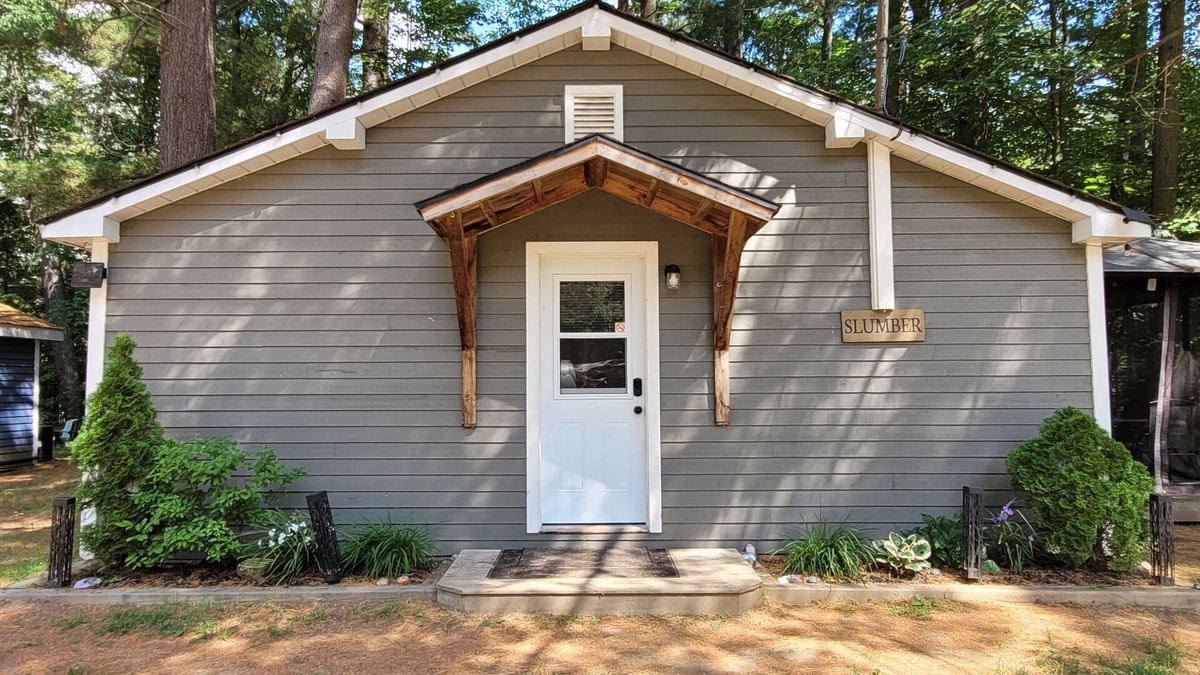 Petawawa Cabin | Slumber Inn at Pine Ridge Park