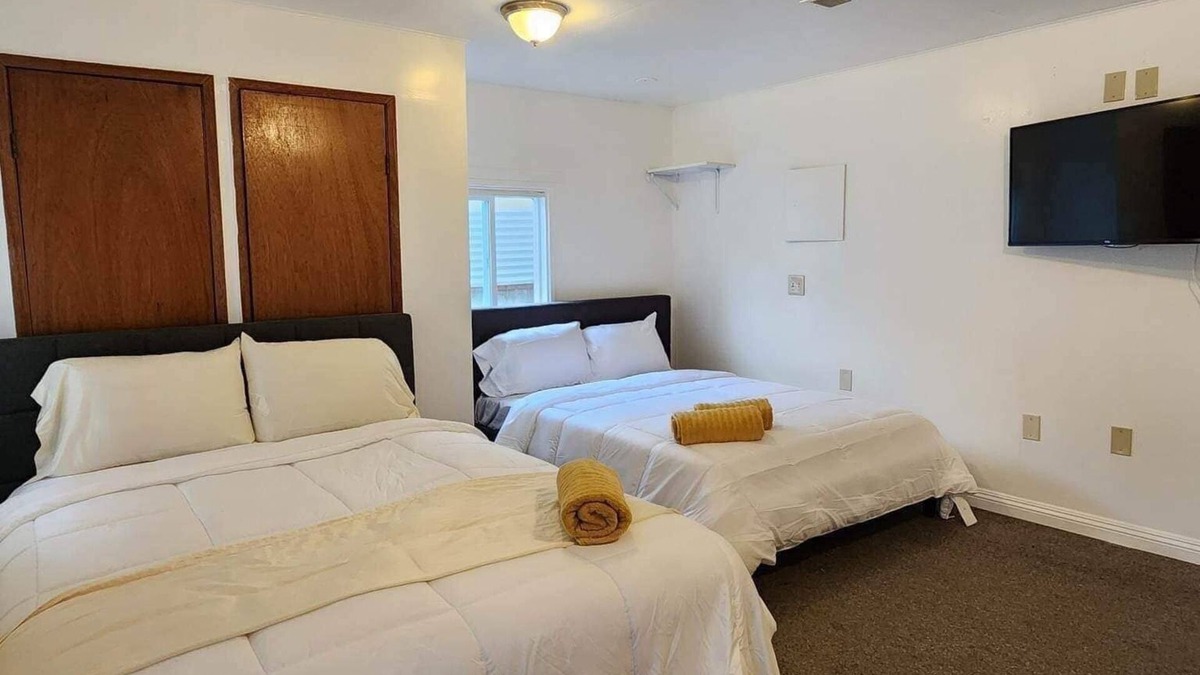 Midway City House | Small 2 Bedroom House Near Disney
