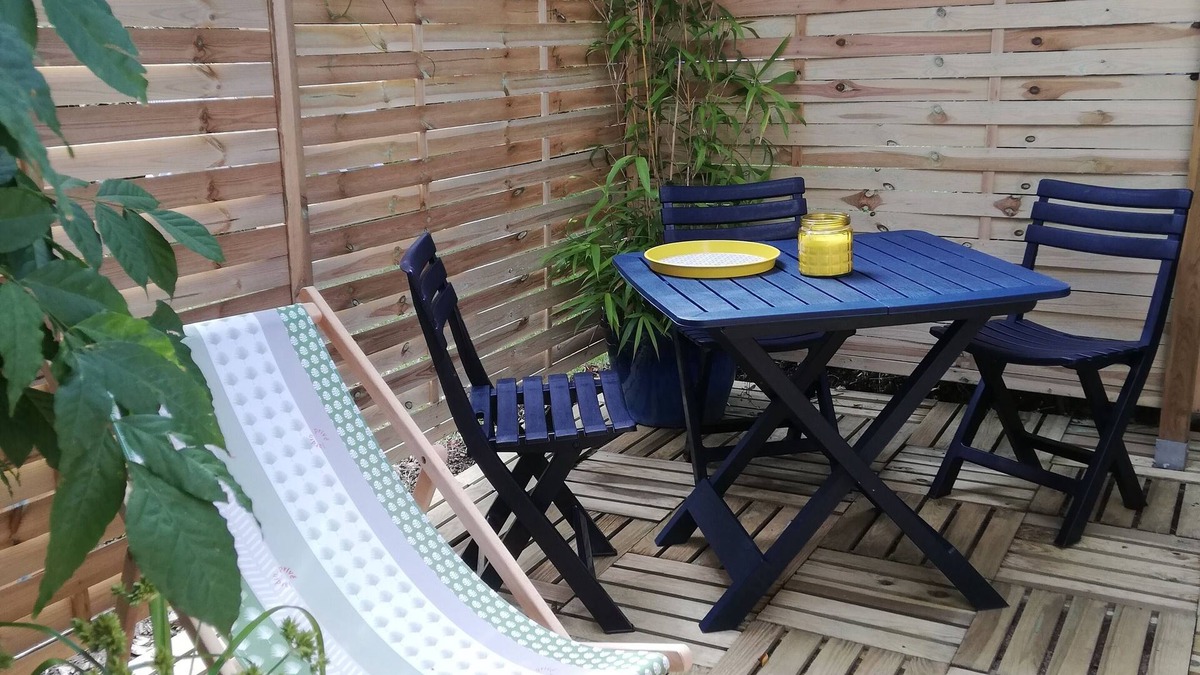 Plessis Tison House | Small atypical house with terrace