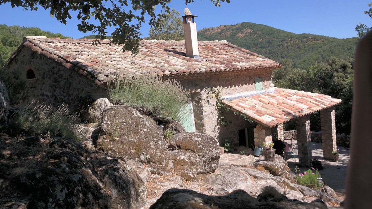 Saint-Roman-de-Codieres Cottage | small, cozy eco-house for environmentally conscious nature-lover