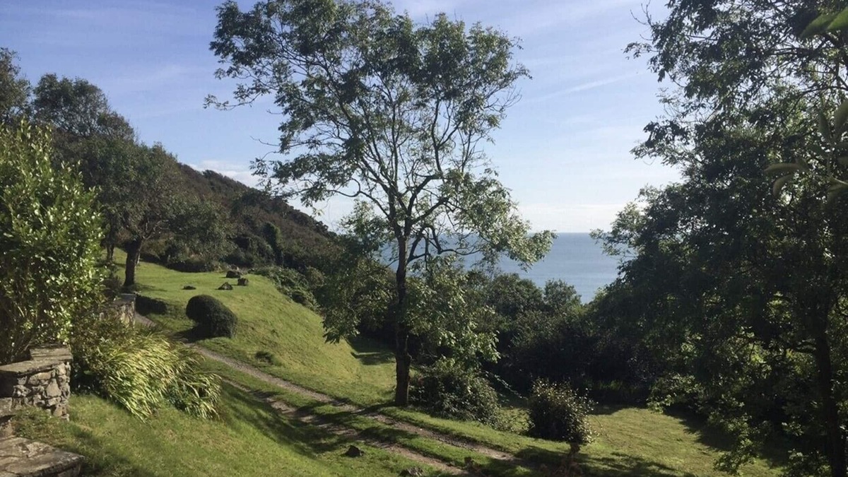 Crynant Cottage | Small cottage with wonderful sea view from the terrace, sleeps 2 to 4 adults