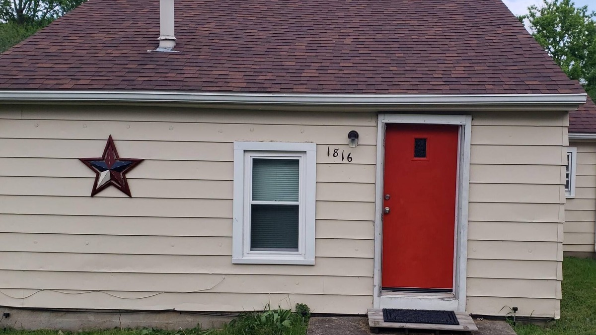 Fairborn House | Small cozy home! Close to Wright Patterson AFB and Wright State University!