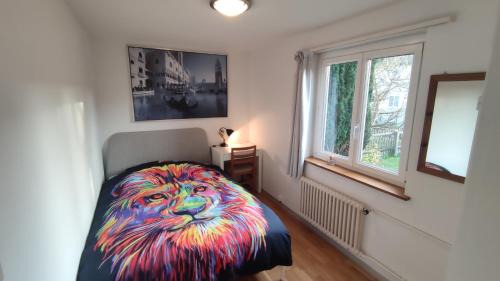 Uster District House | Small Double Room, bed 140x200cm, in very quiet and cosy house!