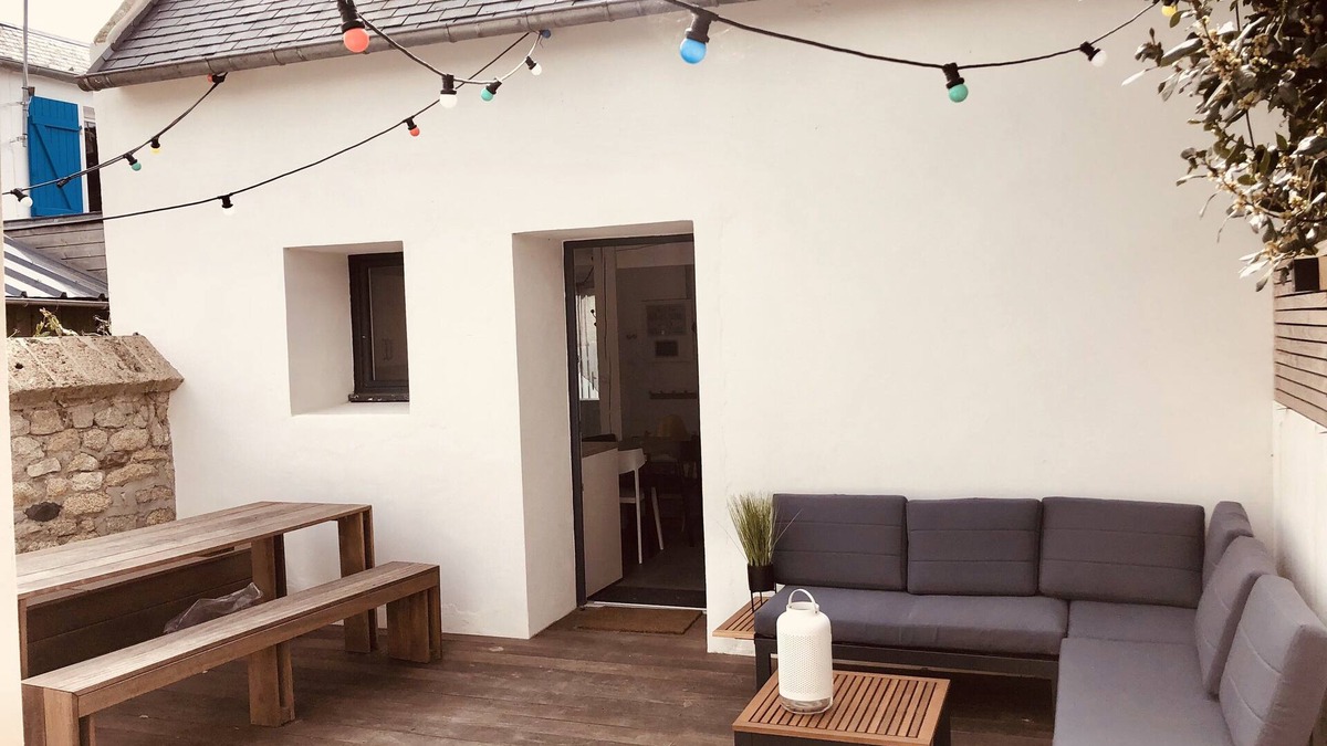 Finistere House | Small fisherman's cottage with terrace on the seafront