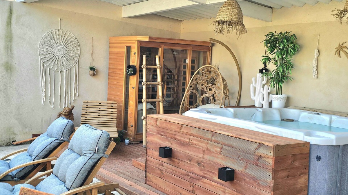 Caumont-sur-Durance House | Small flirtatious house