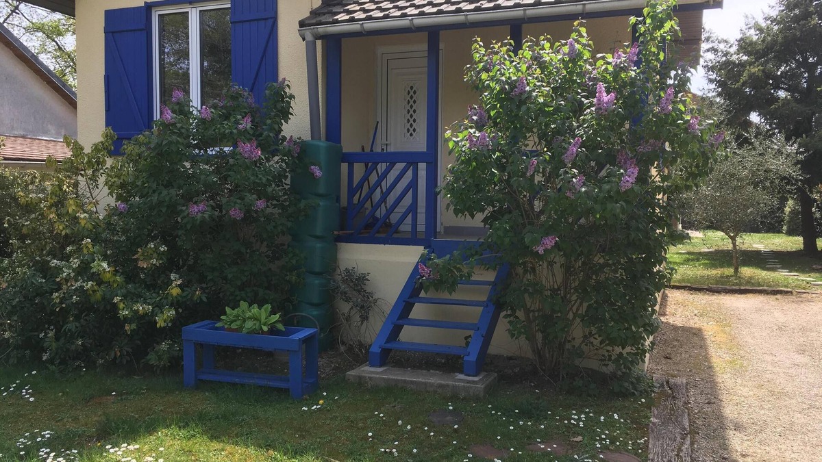 Saint-Fargeau-Ponthierry House | small house south of Paris
