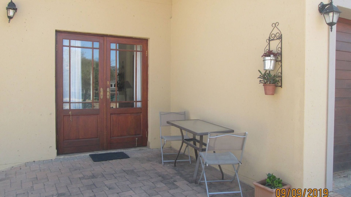 Modimolle Cottage | Small Guest Flat in Koro Creek Golf Estate