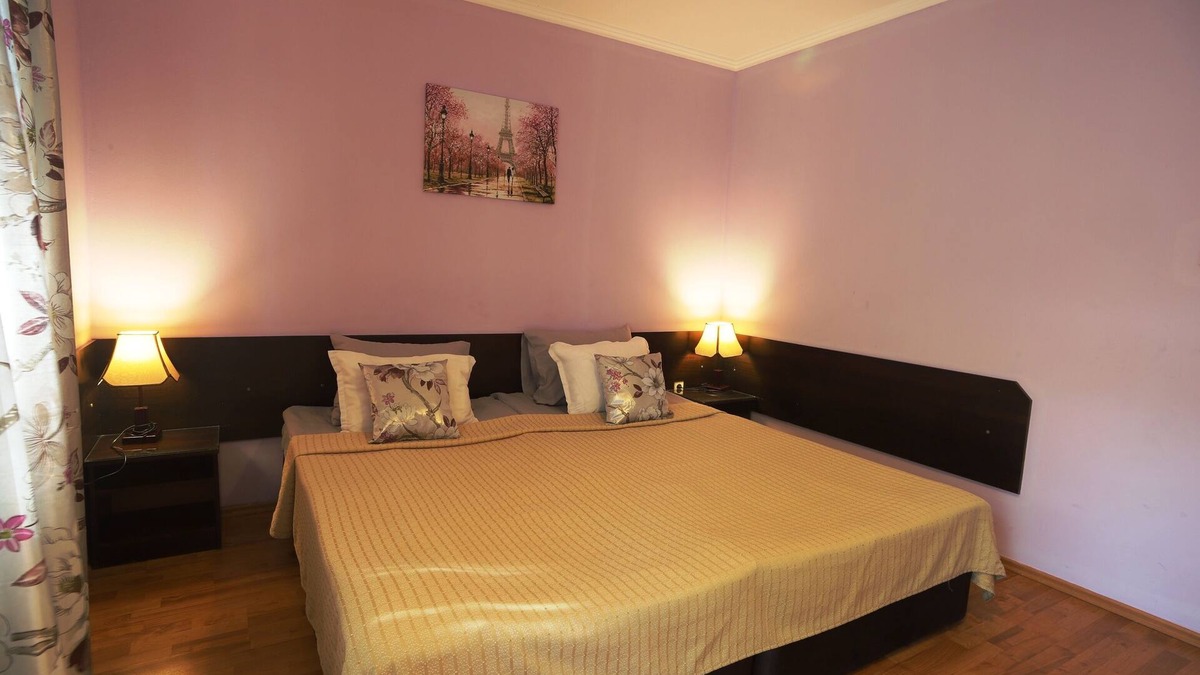 Trakata Villa | Small guest house with a pool 5 min from the beach!
