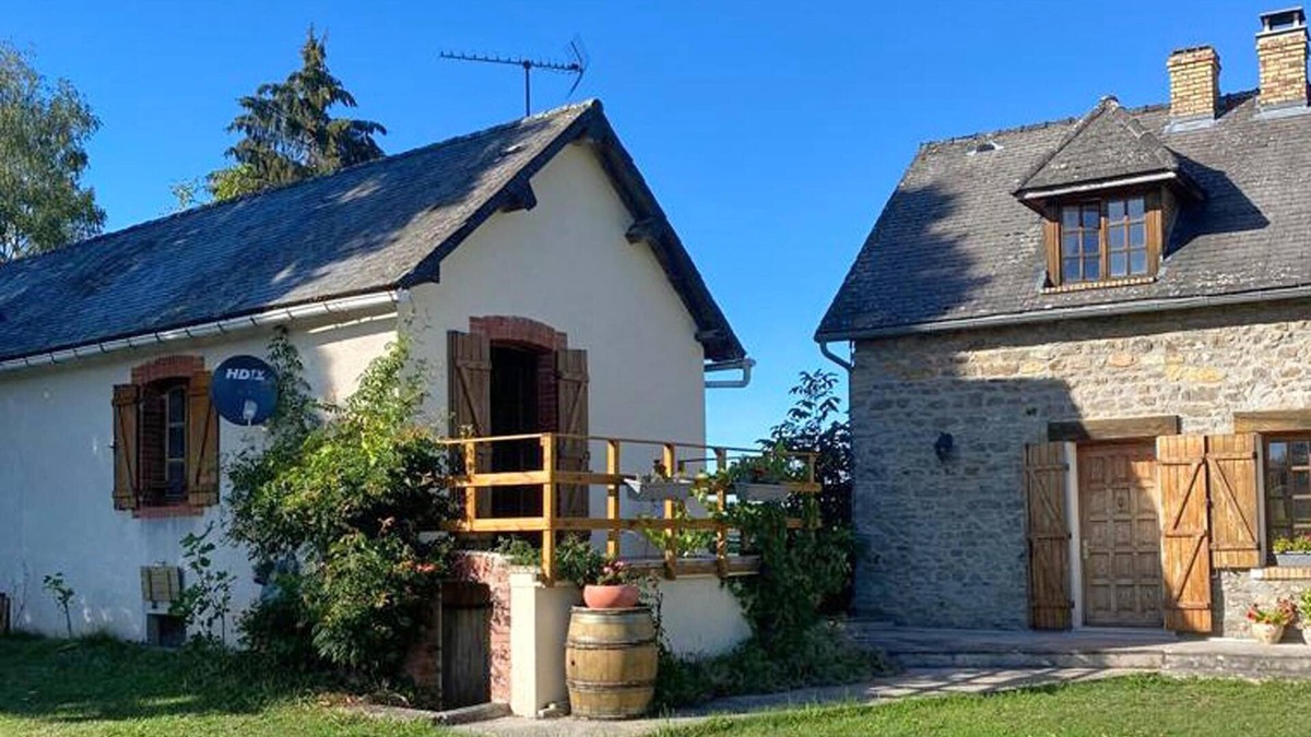 Marcheseuil House | Small holiday estate with pool, for several families