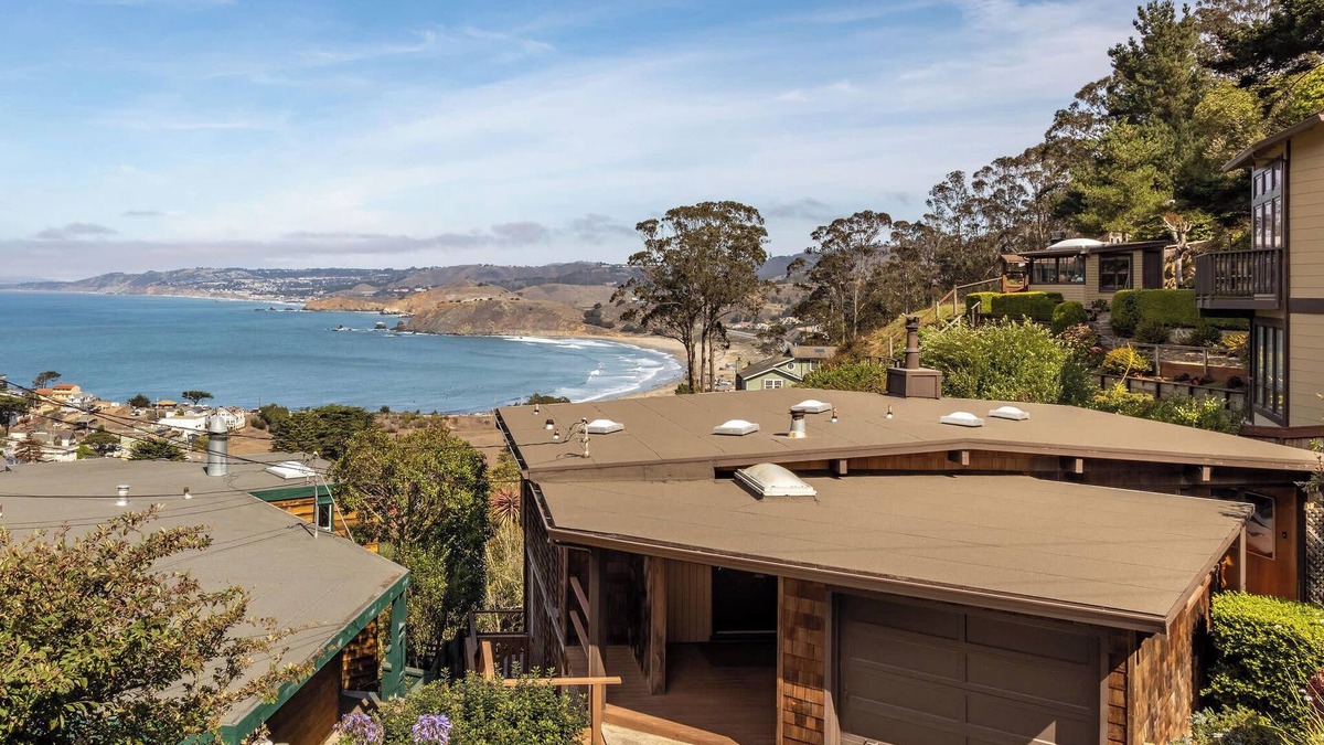 Pedro Point House | Small Home with Ocean View walk to Restaurants, Brewery, Shops, Beach