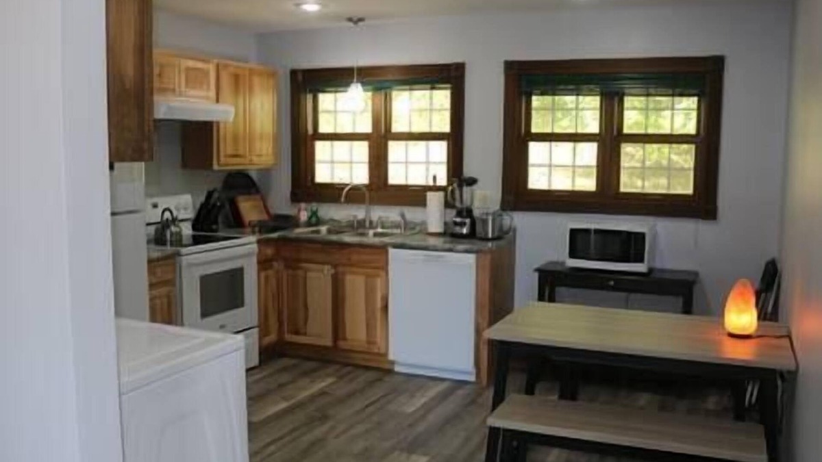 Athens House | Small House, 2 queen bedrooms, 1 bath, on route 33, Very Nice!