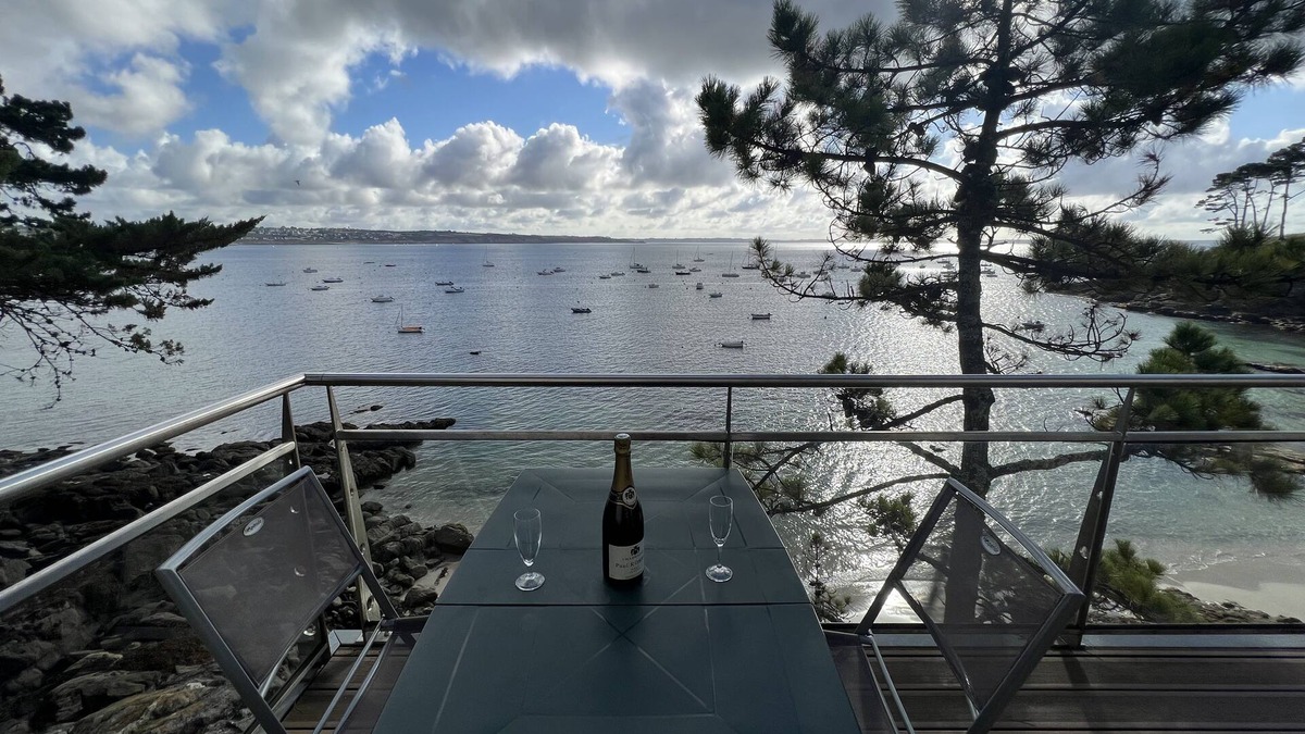 Plougonvelin House | Small house for 2 persons with panoramic sea views in Plougonvelin