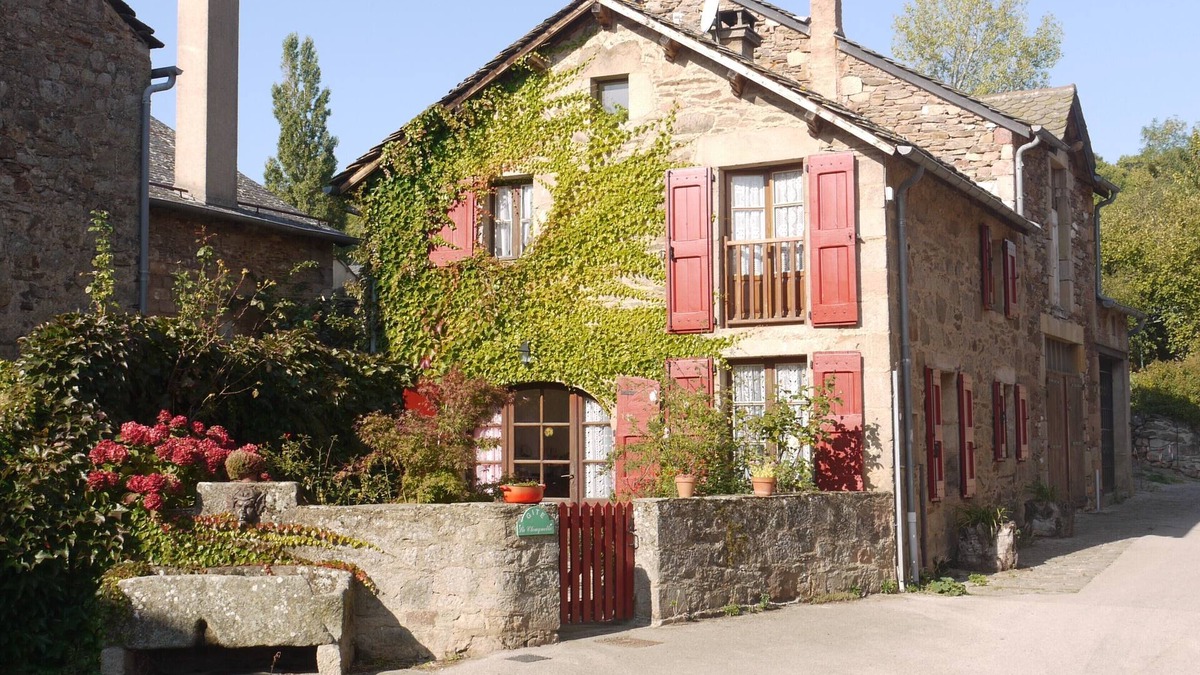 Castelnau-Pegayrols House | Small house in pretty medieval village near Millau