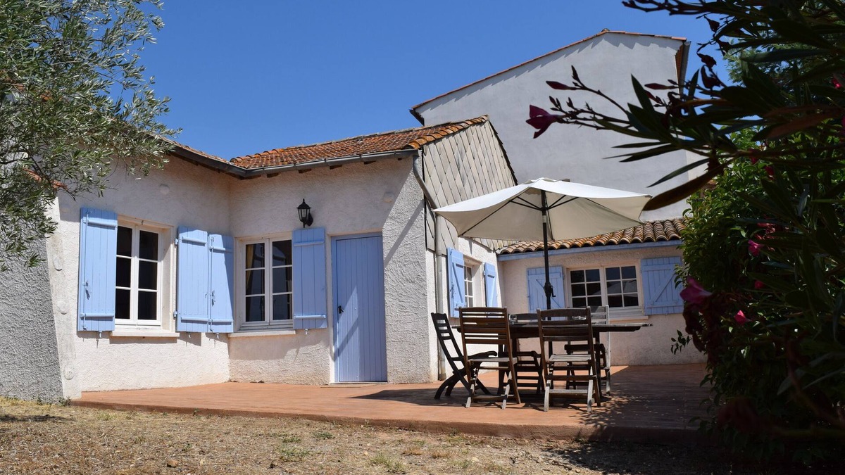 Beziers Cottage | Small house, shared pool, near Béziers and Canal du Midi, calm guaranteed