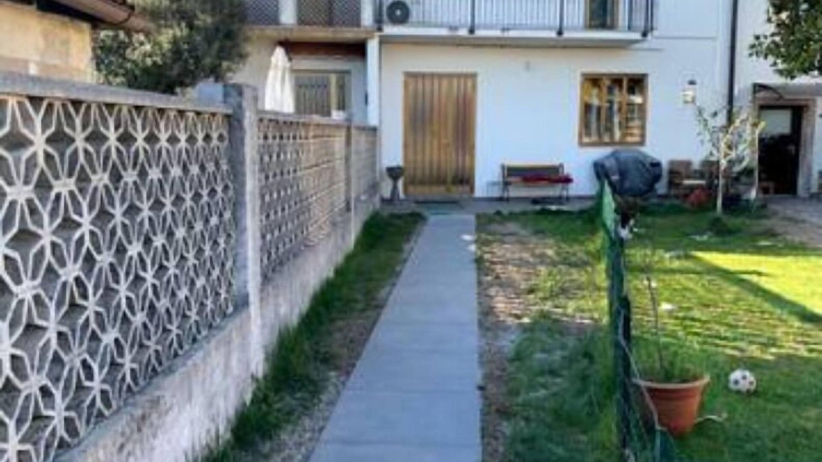Udine House | Small house with garden in a historic village