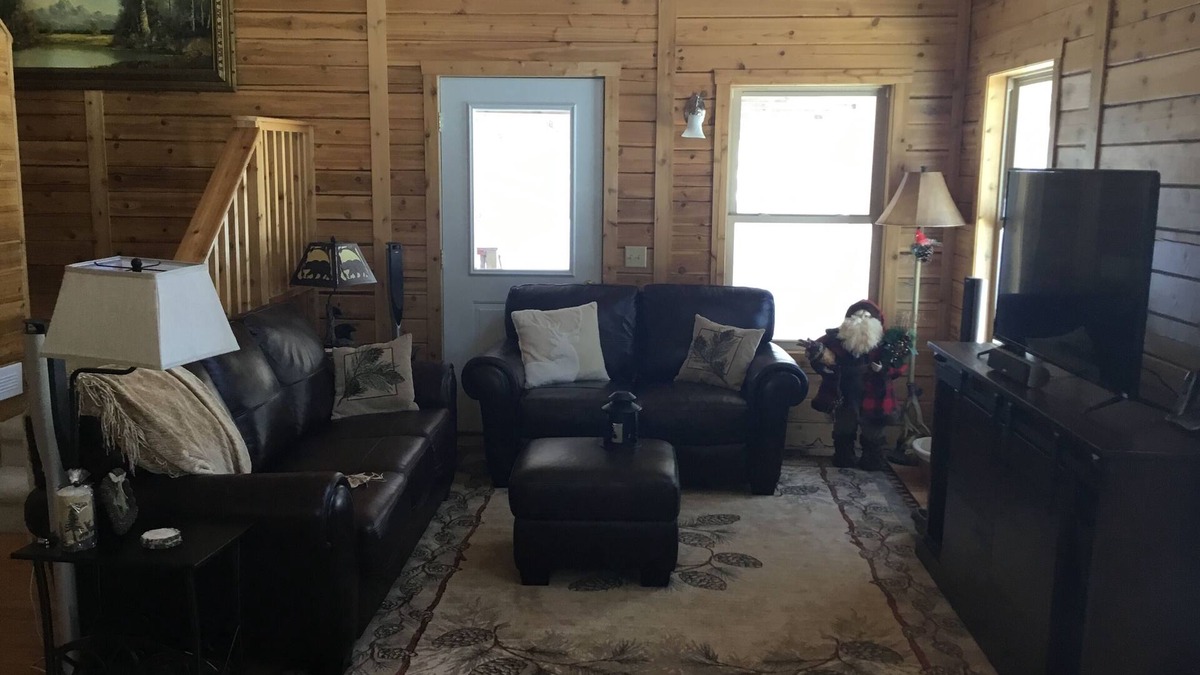 Wetmore Cabin | Small log cabin in the woods