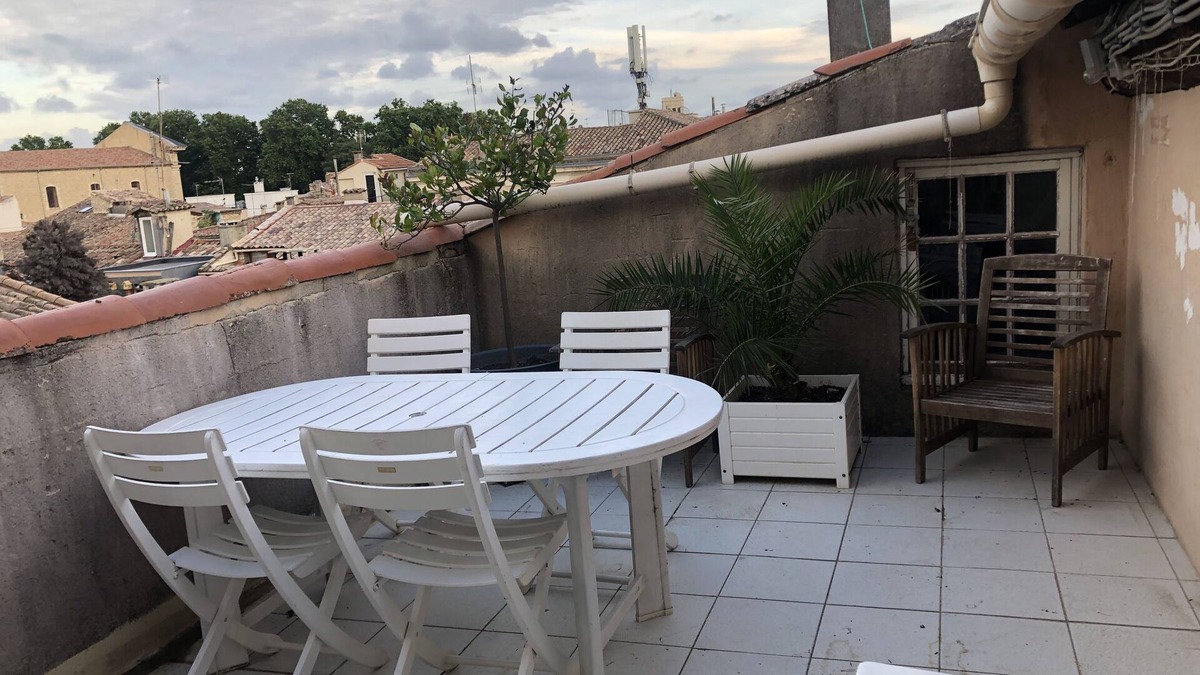 Faubourg Apartment | Small rooftop apartment in the city center, large roof terrace, silence