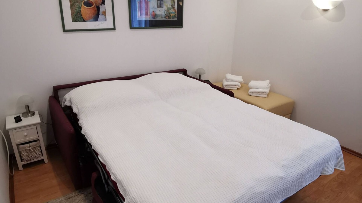 Stadtbezirk Nord Apartment | Small room with bathroom